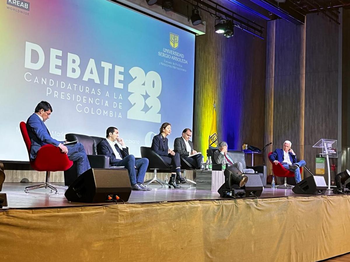Debate de precandidatos presidenciales 