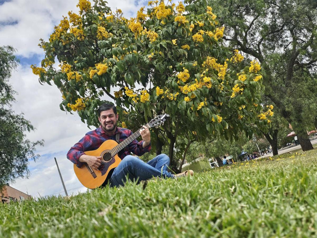 Demo de la semana: “La plaza de La Perse”, Renato Suárez