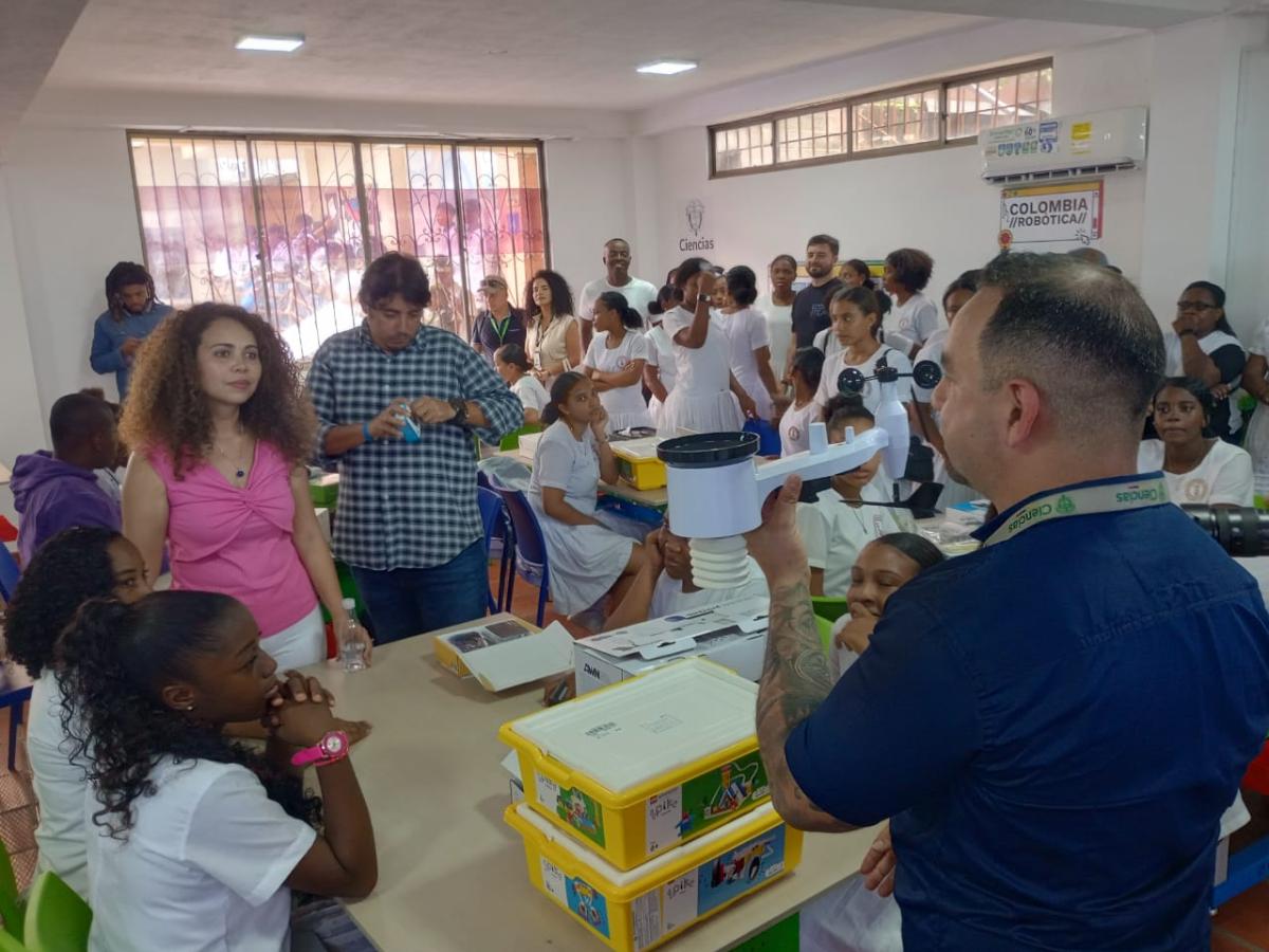 MinCiencias inaugura dos aulas de robótica en Tumaco
