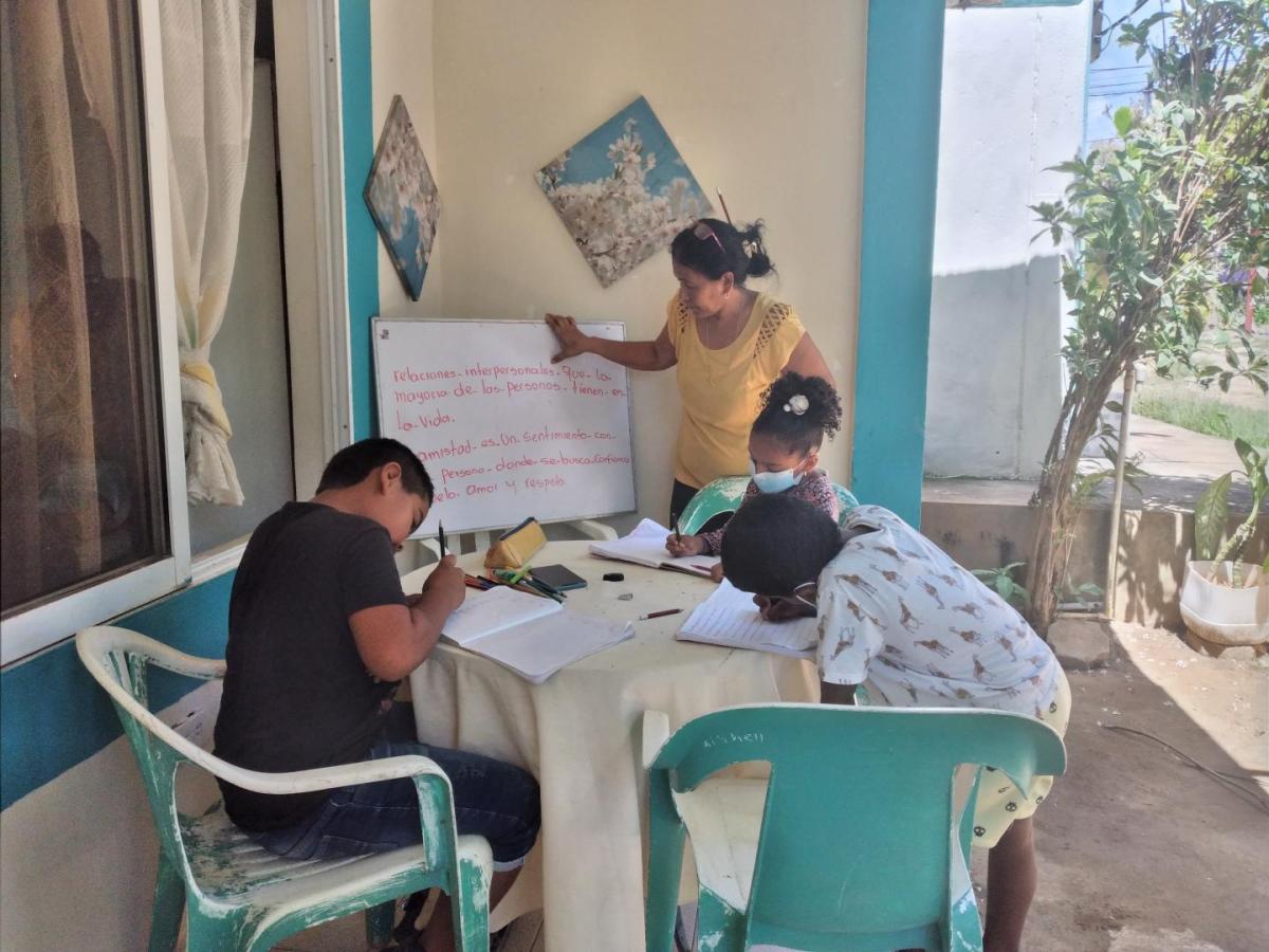 Día del Maestro: la profe María Mieles, ejemplo de vocación en San Andrés