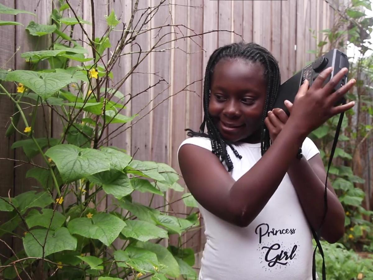 Niños y niñas en la radio | Documental Radialismo Mágico