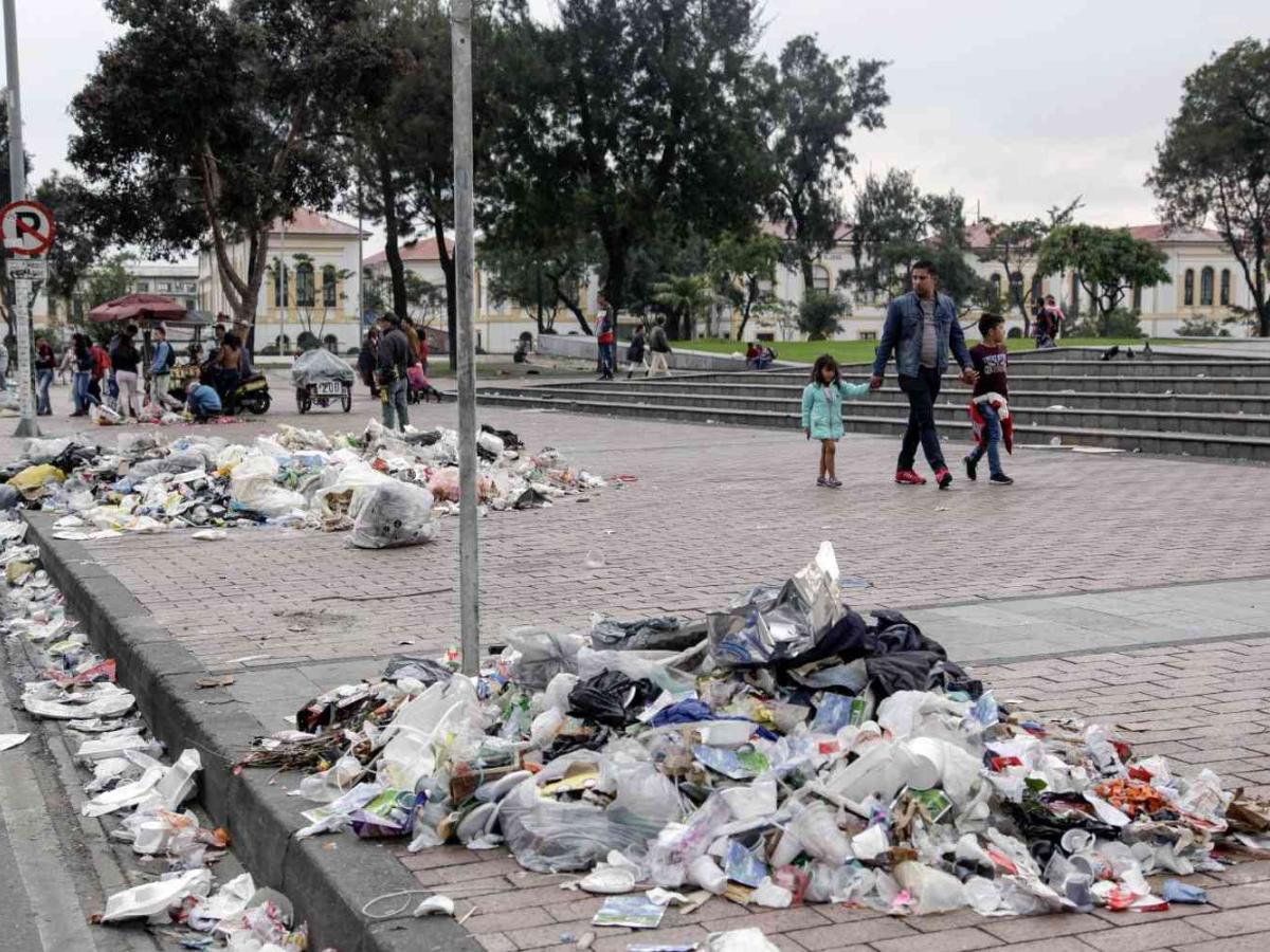 Recolección de basuras en Bogotá: preocupación ciudadana por retrasos y fallas en el sistema actual