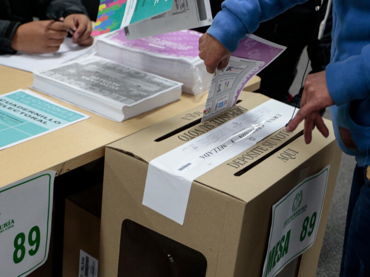 Tarjetones para elecciones del 13 de marzo en Colombia