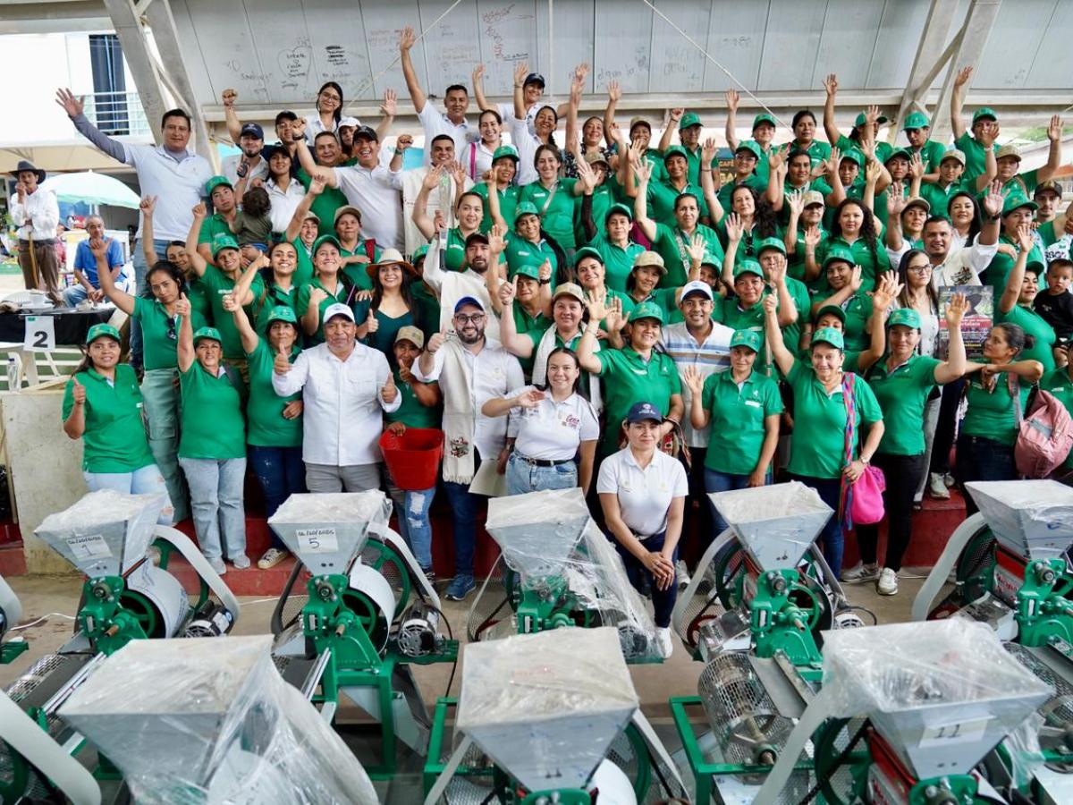 Mujeres cafeteras de Tolima firman acuerdo histórico para exportar café a China