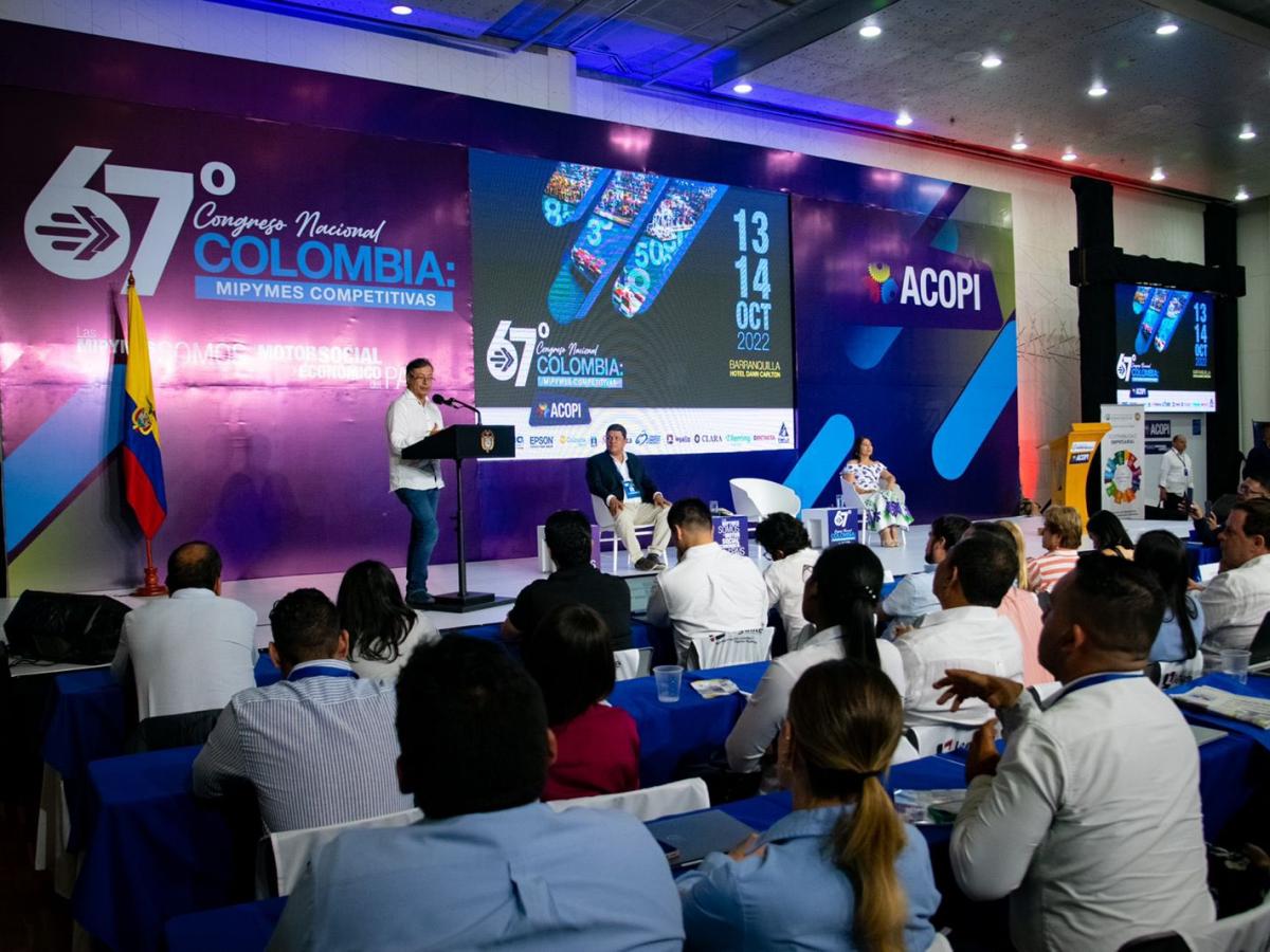 Presidente Gustavo Petro advirtió sobre una recesión económica 