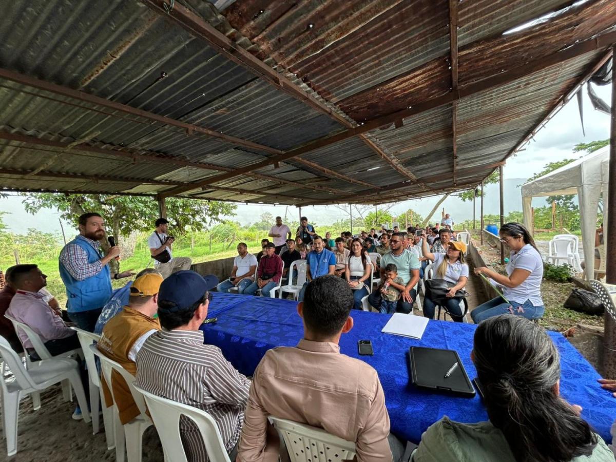 Gobierno entregó predios a firmantes de paz