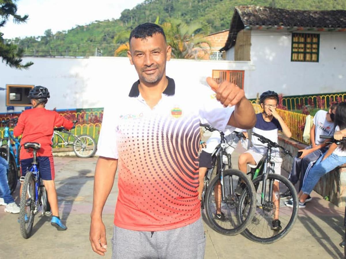 Día Mundial de la Bicicleta: en Ituango, el ciclismo transforma vidas gracias a ‘Toño’ Jaramillo