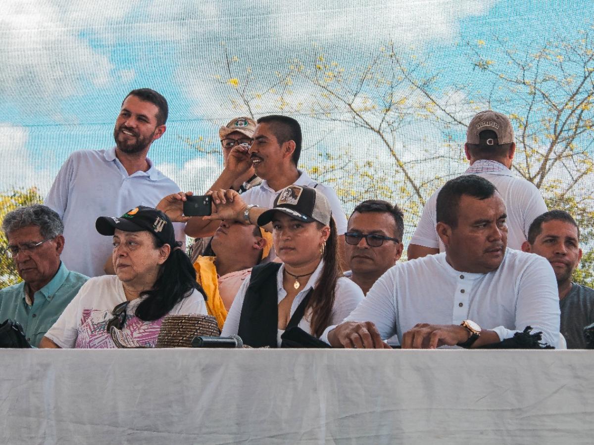 Construcción de campus universitario en Caquetá y Meta