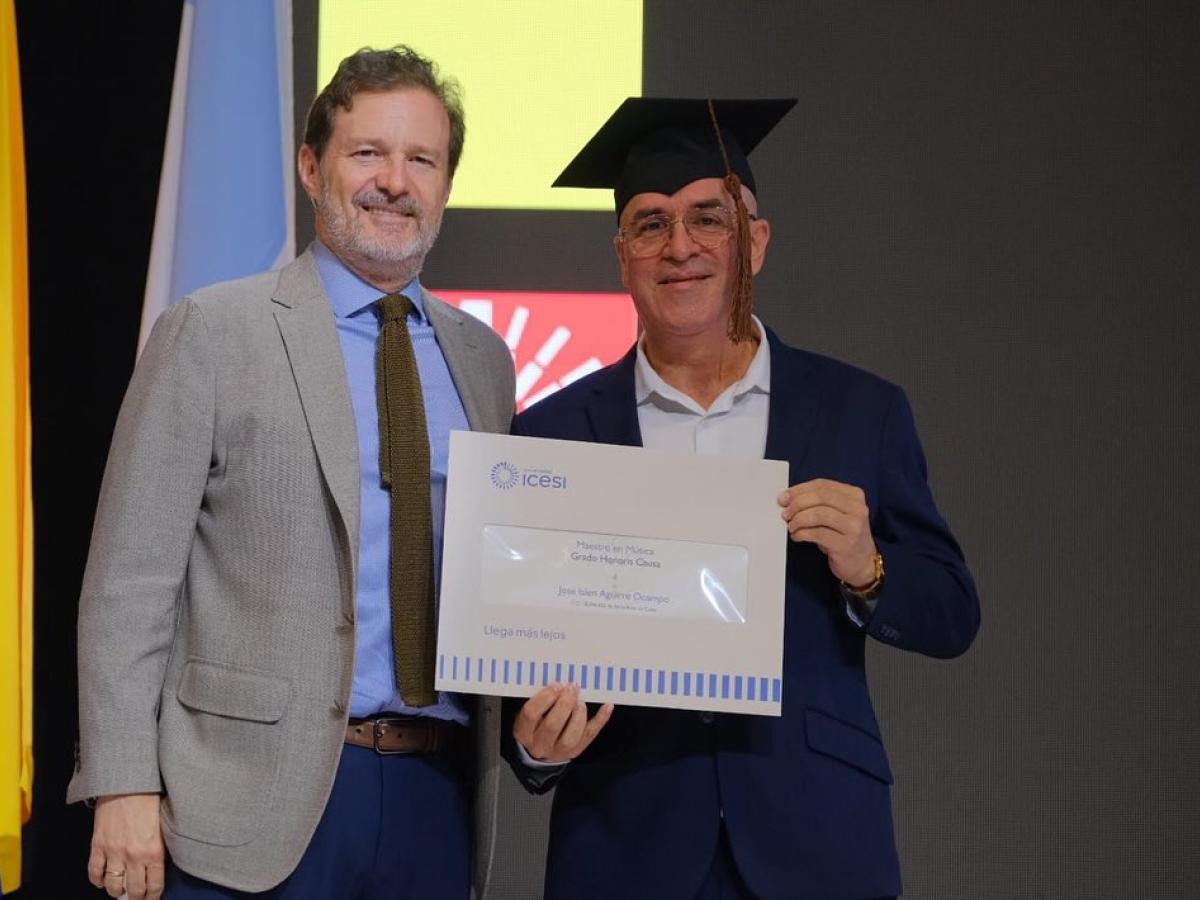 José Aguirre, director del Grupo Niche, recibe Honoris Causa y habla de la evolución de la orquesta