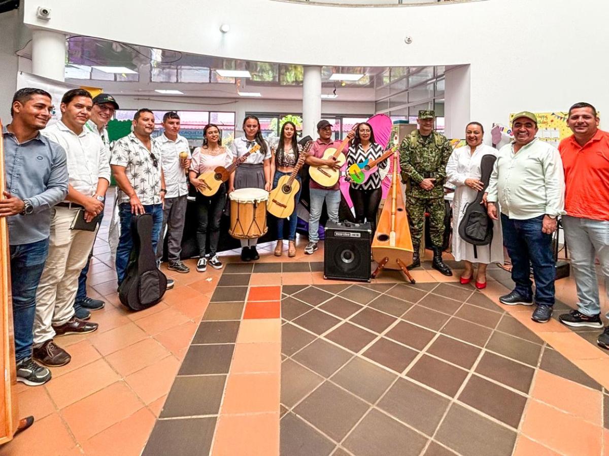 Instrumentos musicales para la paz en San Vicente del Caguán