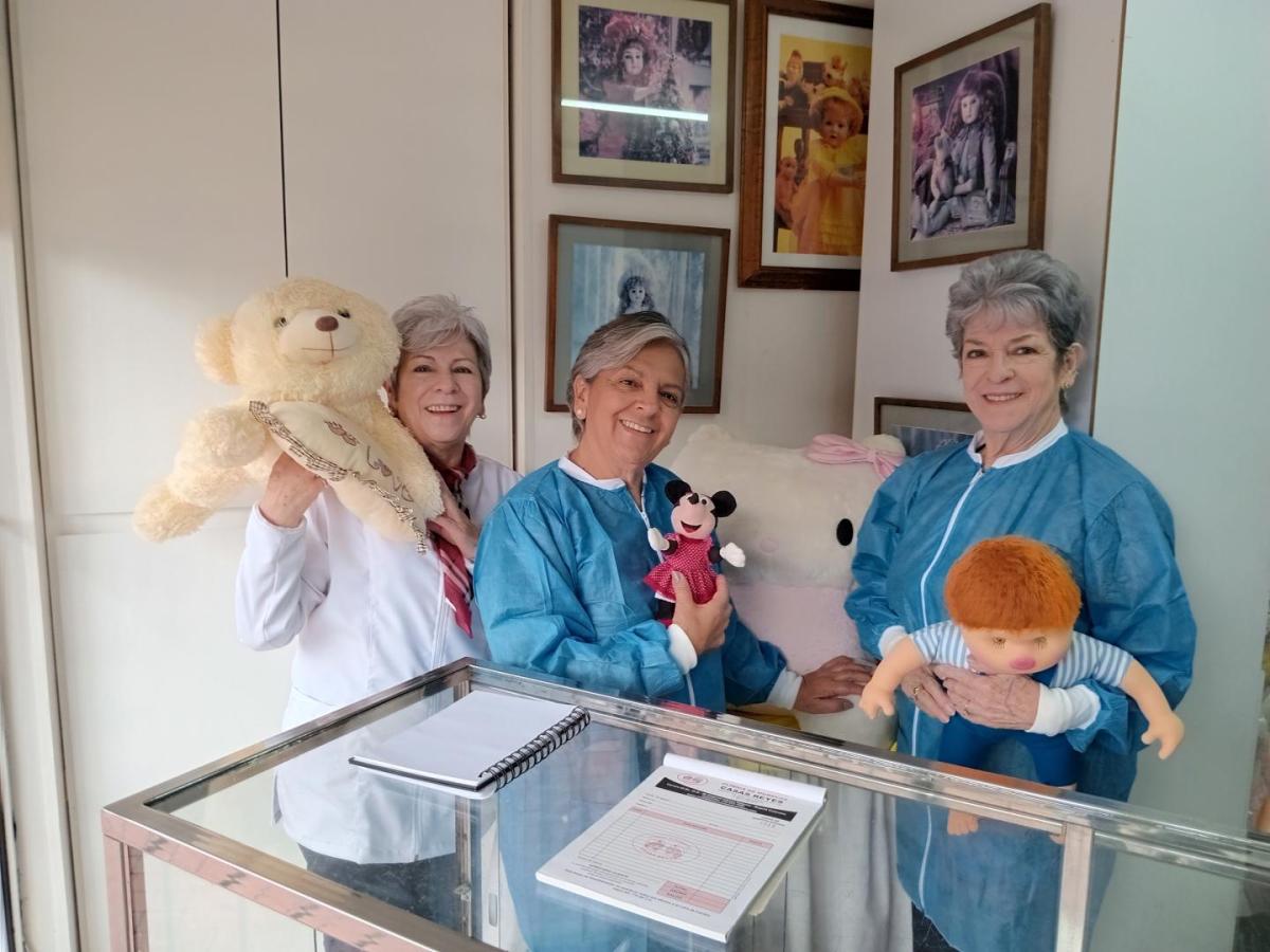 Clínica de Muñecos Casas Reyes en Bogotá: historia y proceso 