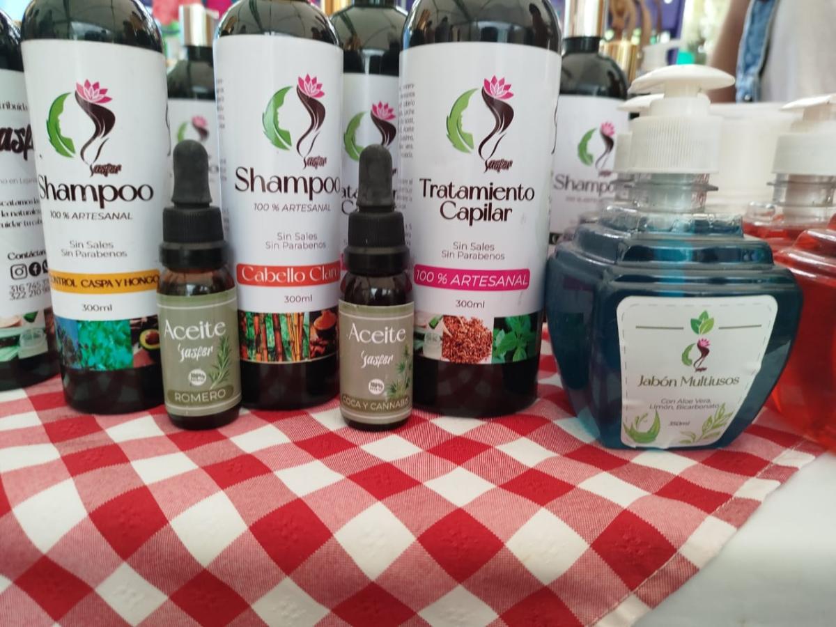 Meta: hoja de marihuana se transforma en aceite para masajes