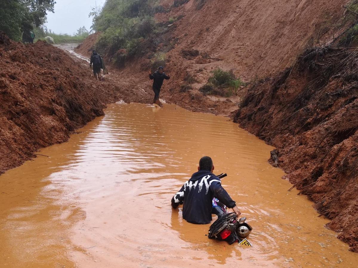 Caquetá: Cierre vial entre El Pato y Balsillas deja pérdidas diarias de leche