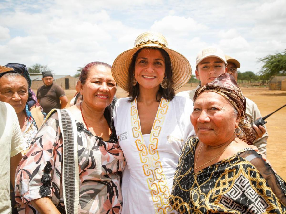 Nuevo sistema de energía comunitaria sostenible beneficiará a comunidades indígenas en La Guajira