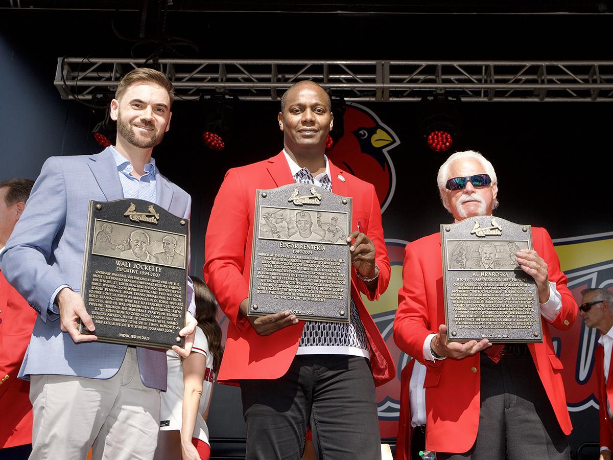 Edgar Rentería fue exaltado al Salón de la Fama de los Cardenales de San Luis