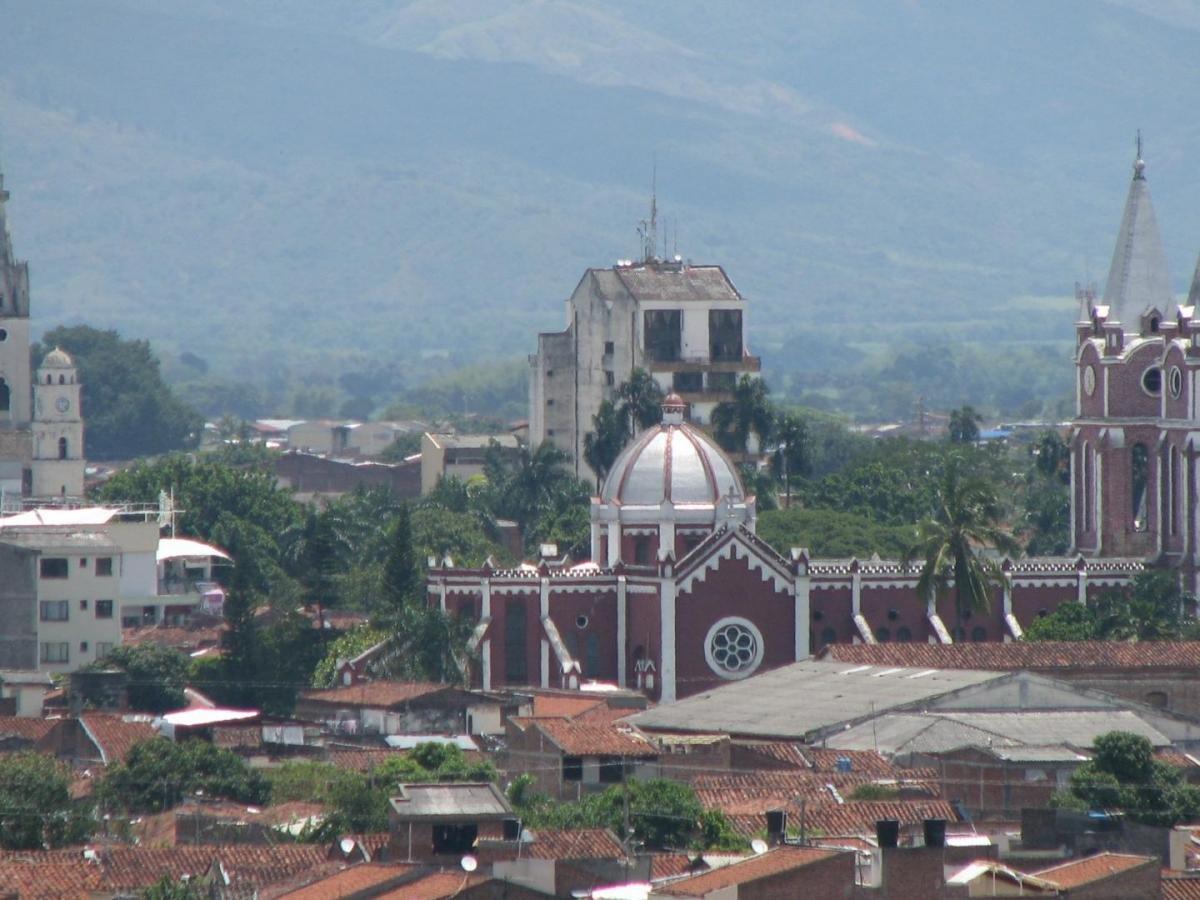 Fue asesinado el concejal de Tuluá, Carlos Arturo Londoño, al término de un evento público