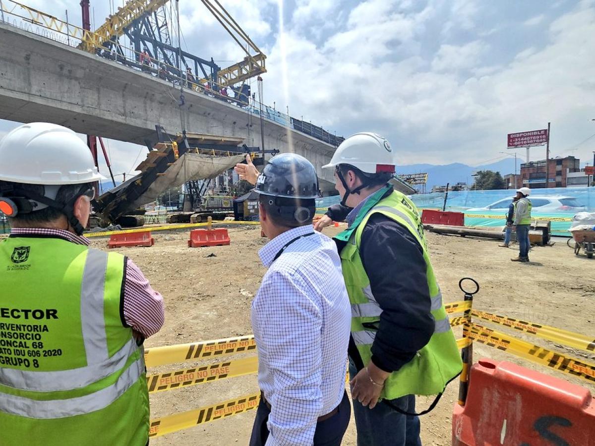 Estructura del puente de la Calle 100 con Av. Suba colapsa en Bogotá