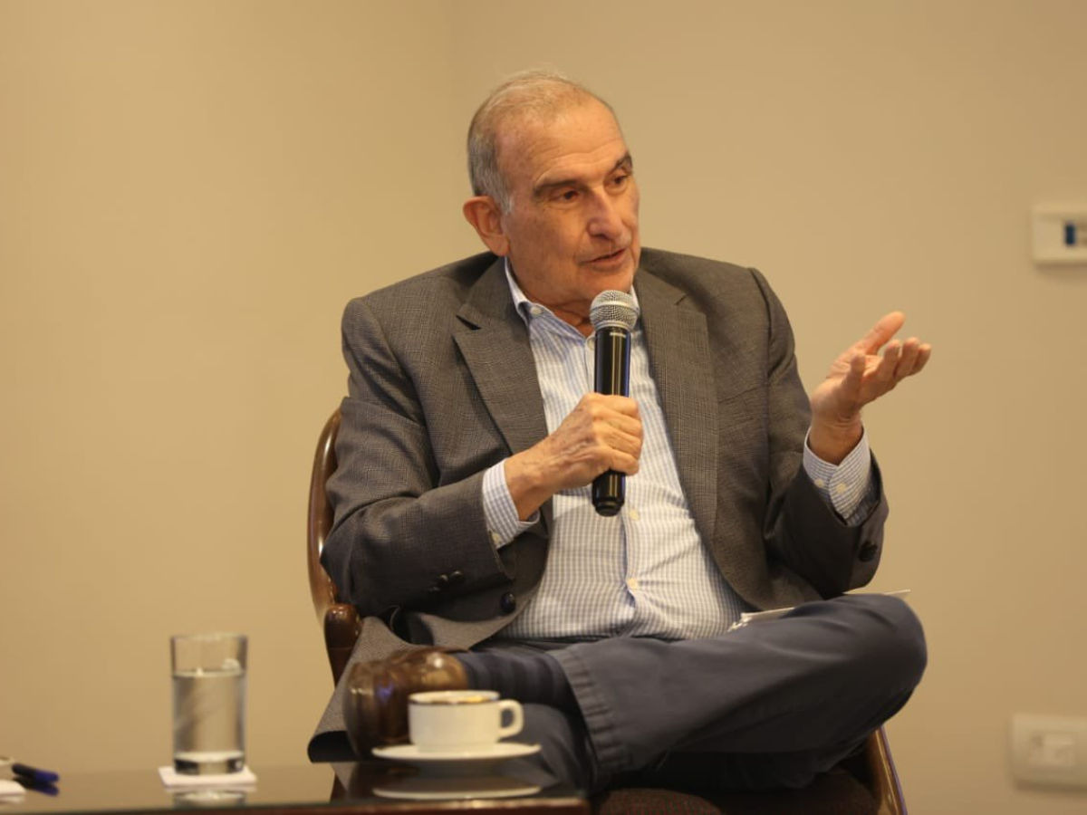 Humberto de la Calle pide un cambio ministerial