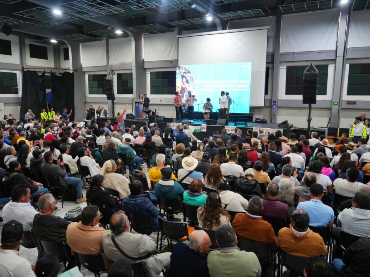 Gestores comunitarios de agua en Colombia: acceso a agua potable y saneamiento rural