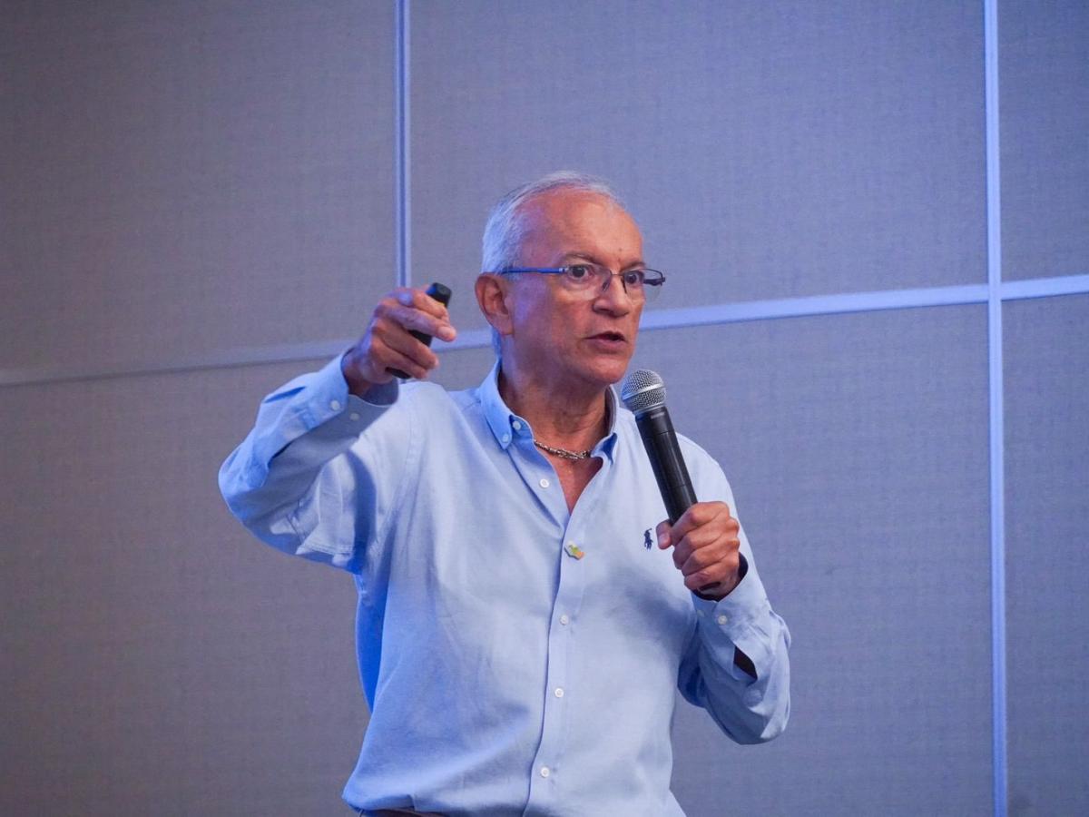 Renuncia el gerente general de Afinia