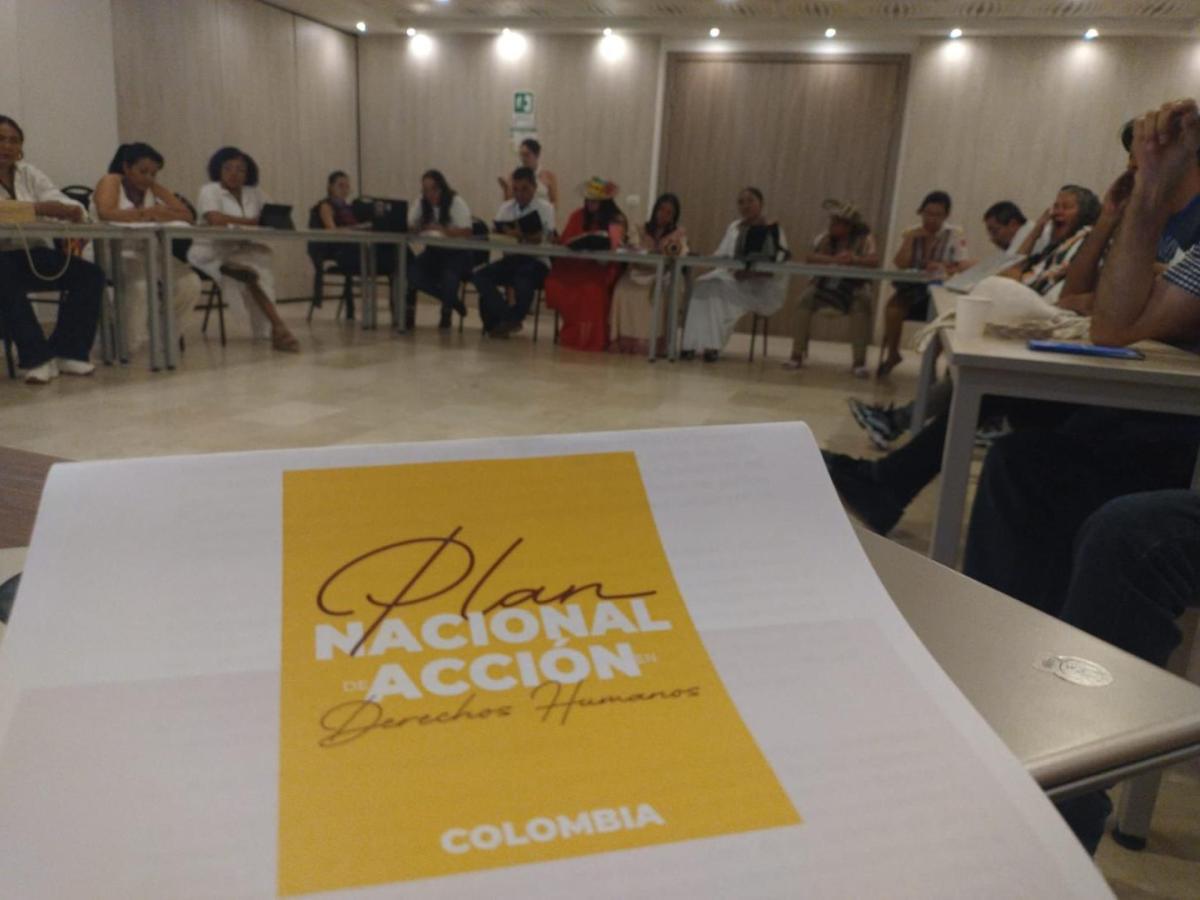 Gobierno alista el decreto del Plan Nacional de Acción en Derechos Humanos para proteger a líderes sociales en Colombia