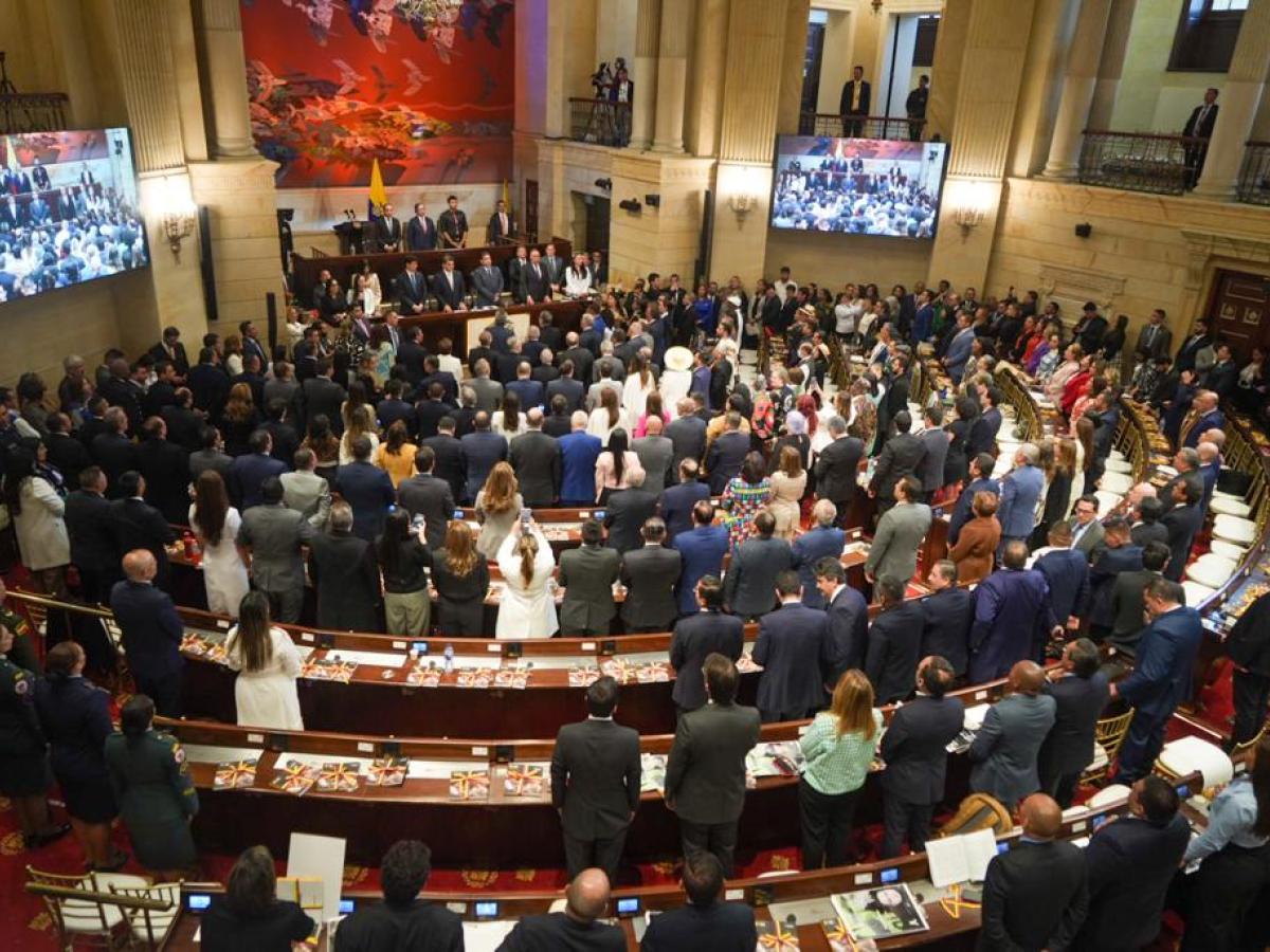 Gobierno elimina prima especial para congresistas 