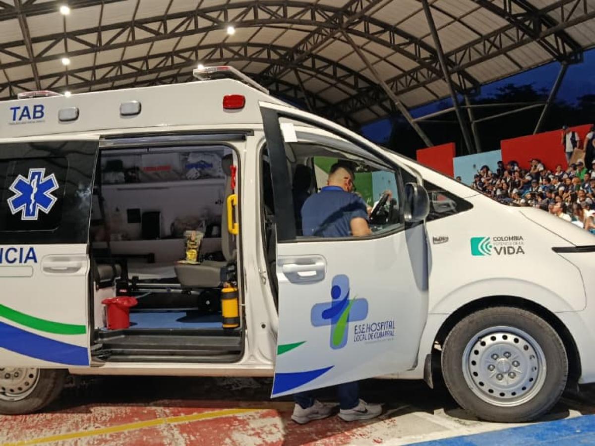 Gobierno entrega 10 ambulancias en el Meta