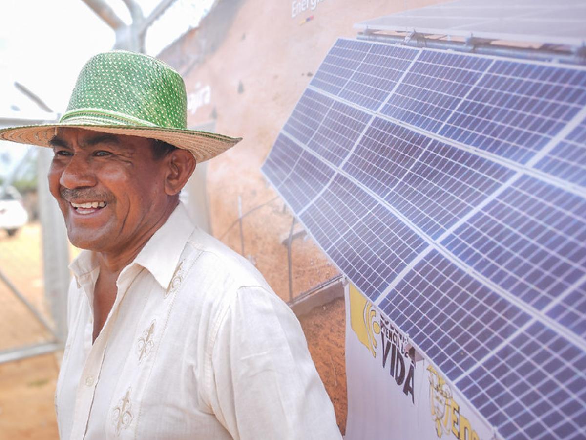 Gobierno entrega 80 comunidades energéticas a indígenas en La Guajira