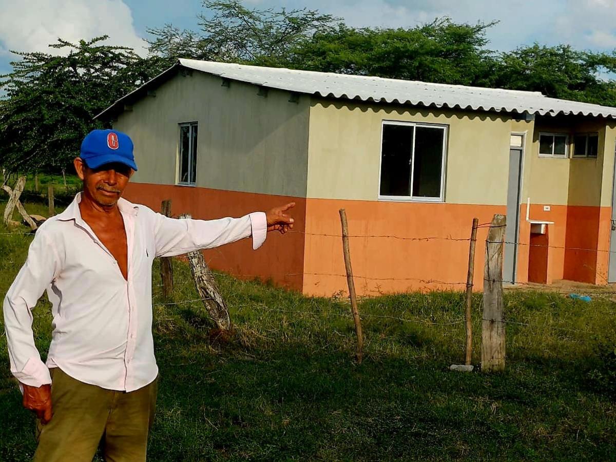 Gobierno entrega subsidios de vivienda en Magdalena 