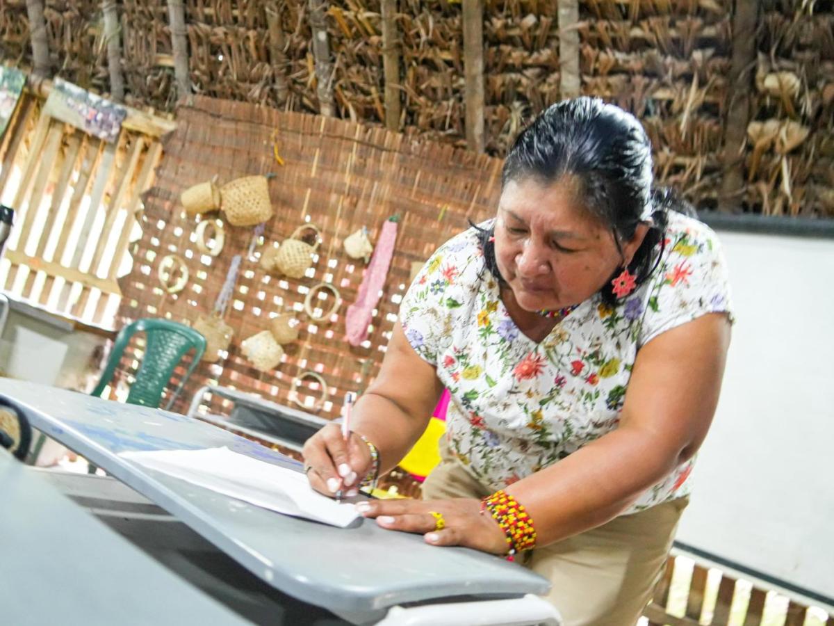 Gobierno garantiza estabilidad a más de 9 mil docentes en Colombia