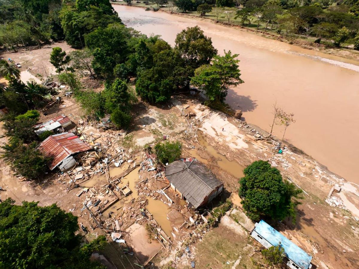 Gobierno interviene en Lebrija tras creciente del río