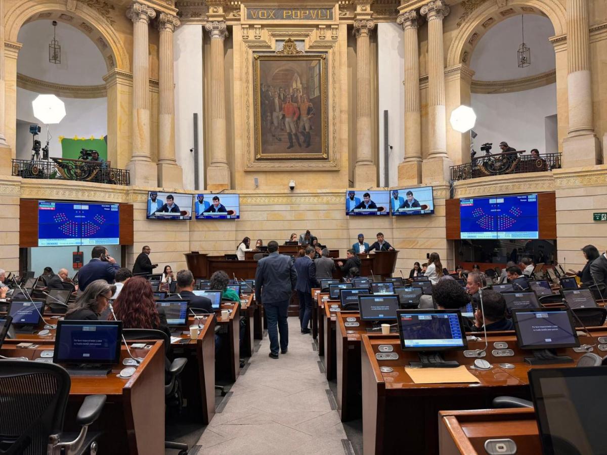 ¡Adiós a la prima especial! Gobierno planea quitar beneficio salarial a congresistas desde 2026