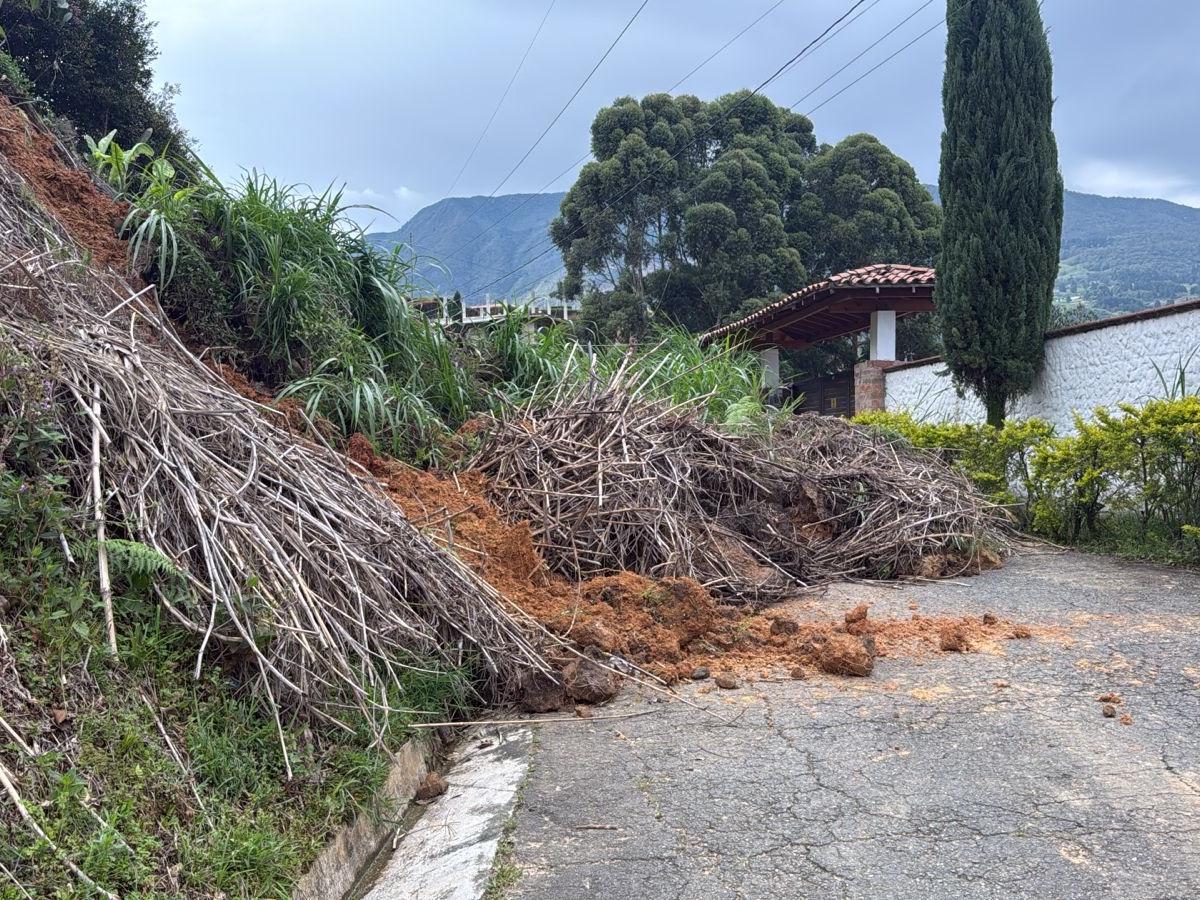 Antioquia en emergencia invernal: 8 vías restringidas y municipios en alerta