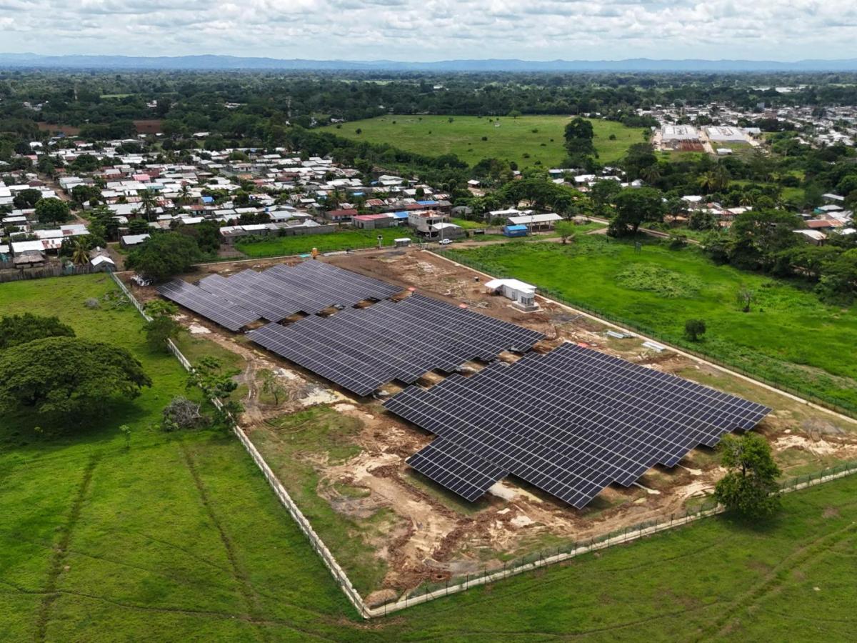  Primera granja solar fotovoltaica en Tierralta, Córdoba