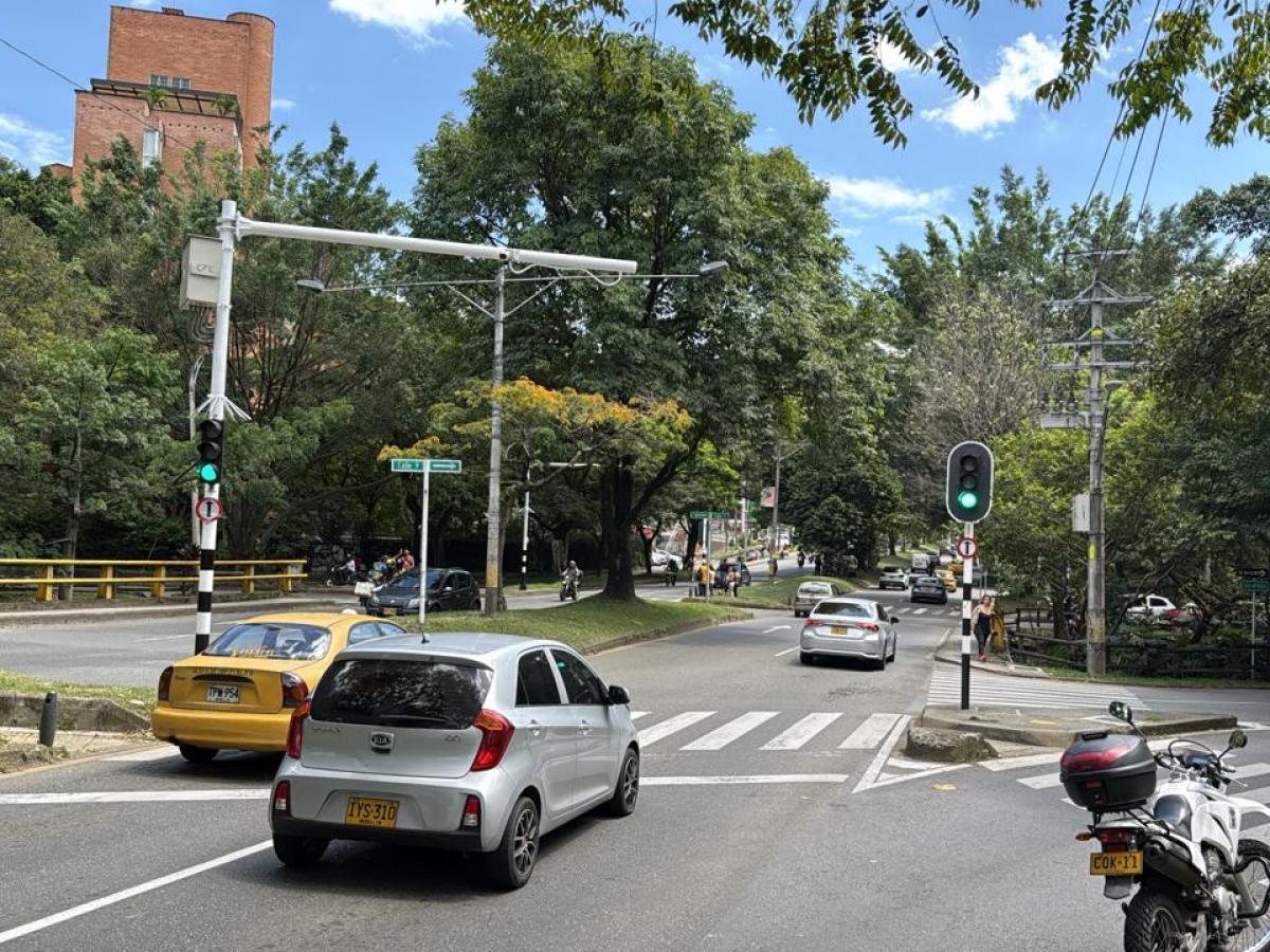 Pico y placa Medellín HOY lunes 21 julio 2025 particulares y taxis 