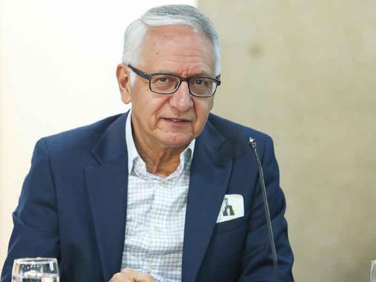 Ministro de Salud denuncia presunto desvío de recursos en AsmetSalud por fallos judiciales en Antioquia