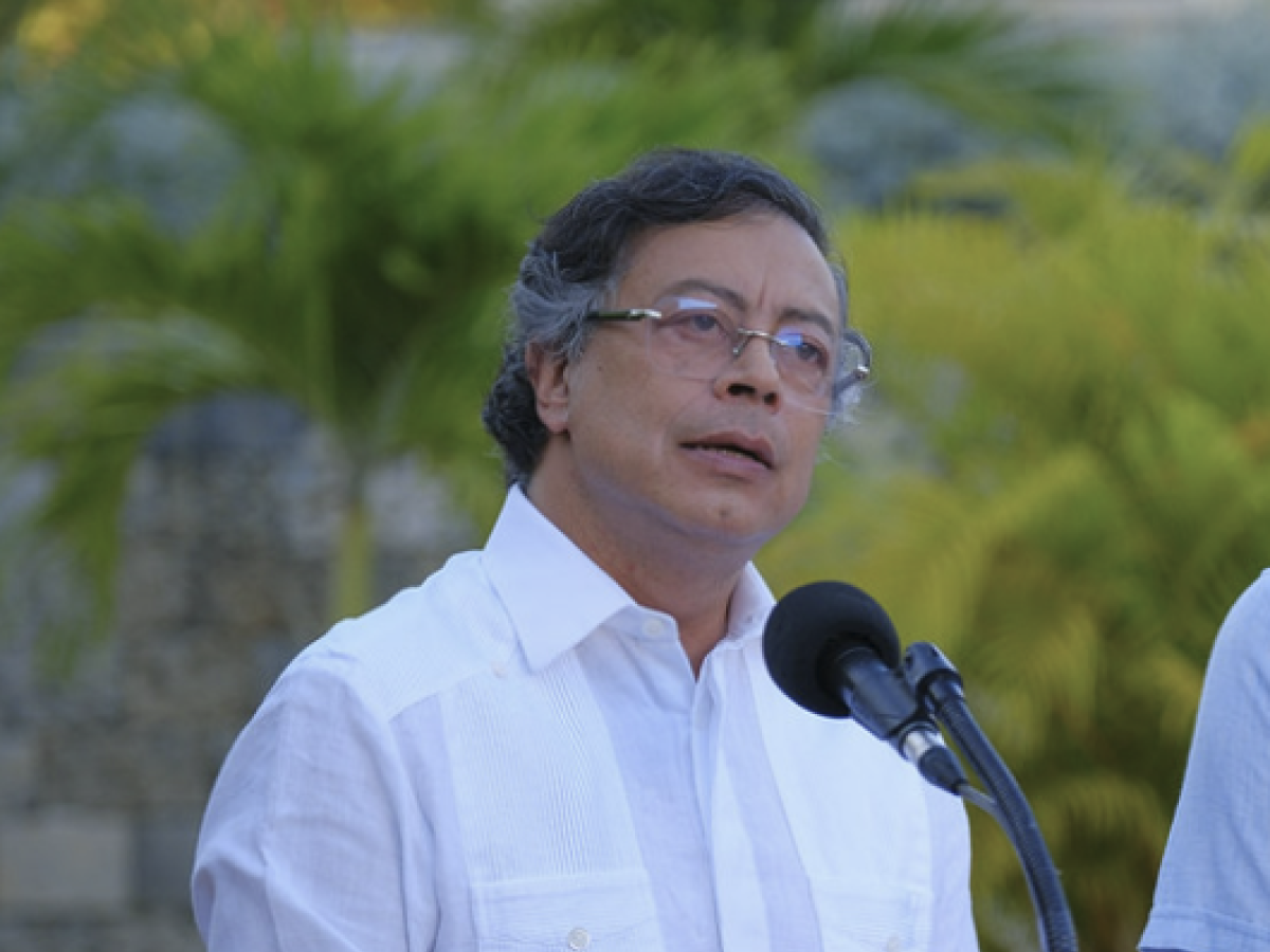 Gustavo Petro  dice que quitará subsidios diésel y carbón 