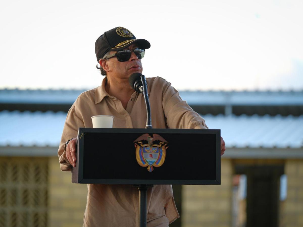 Gustavo Petro critica intención de tumvar la reforma pensional y el salario mínimo vital