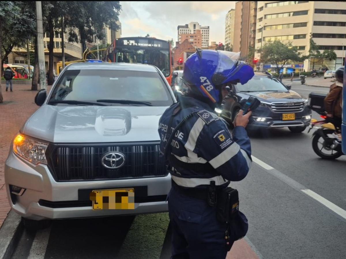 Pico y placa Bogotá HOY: 21 a 26 julio 2025 particulares y taxis 