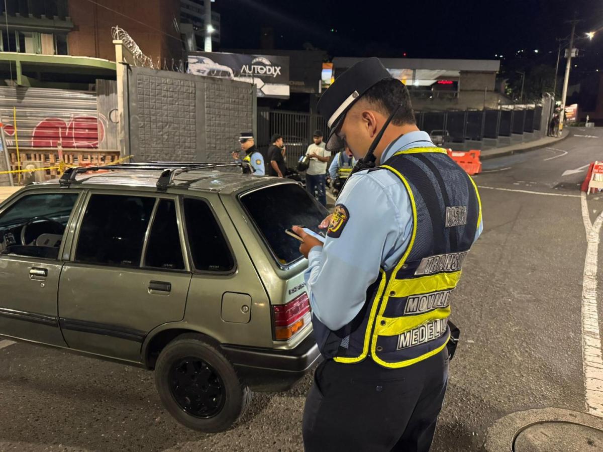 Pico y placa Medellín HOY 22 julio 2025: particulares y taxis 