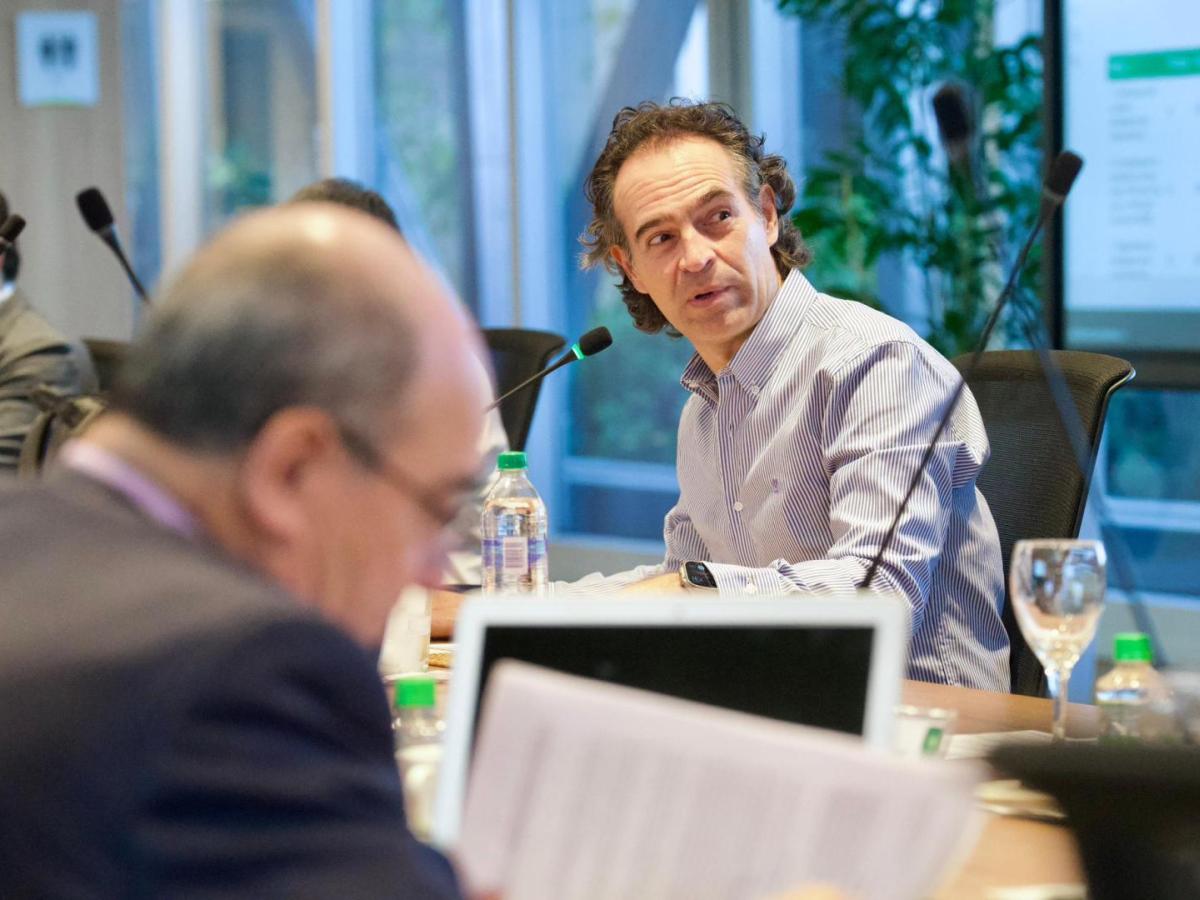 Suplantar al presidente es un delito: Petro sobre viaje de alcaldes a EE.UU