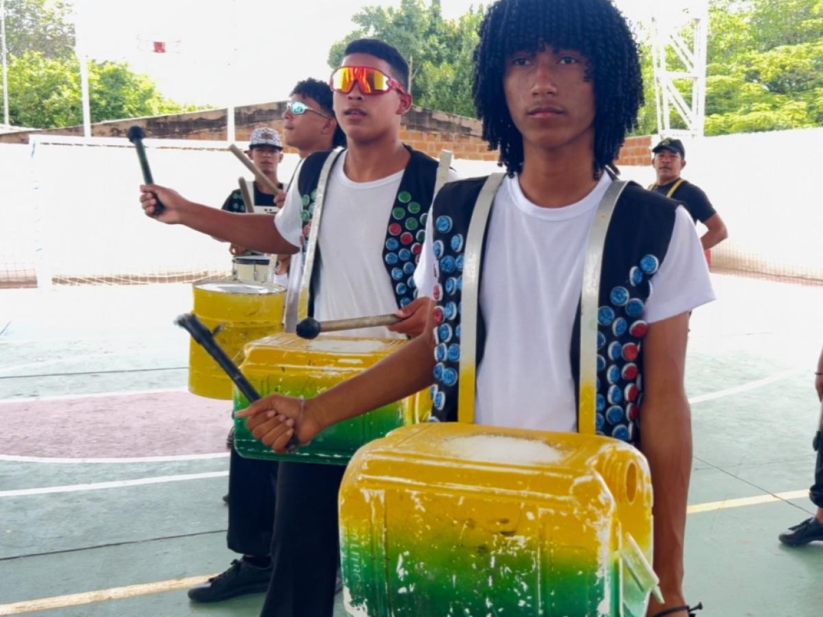 Niños de La Guajira transforman basura en instrumentos musicales y esperanza con la Banda Cívica de Reciclaje