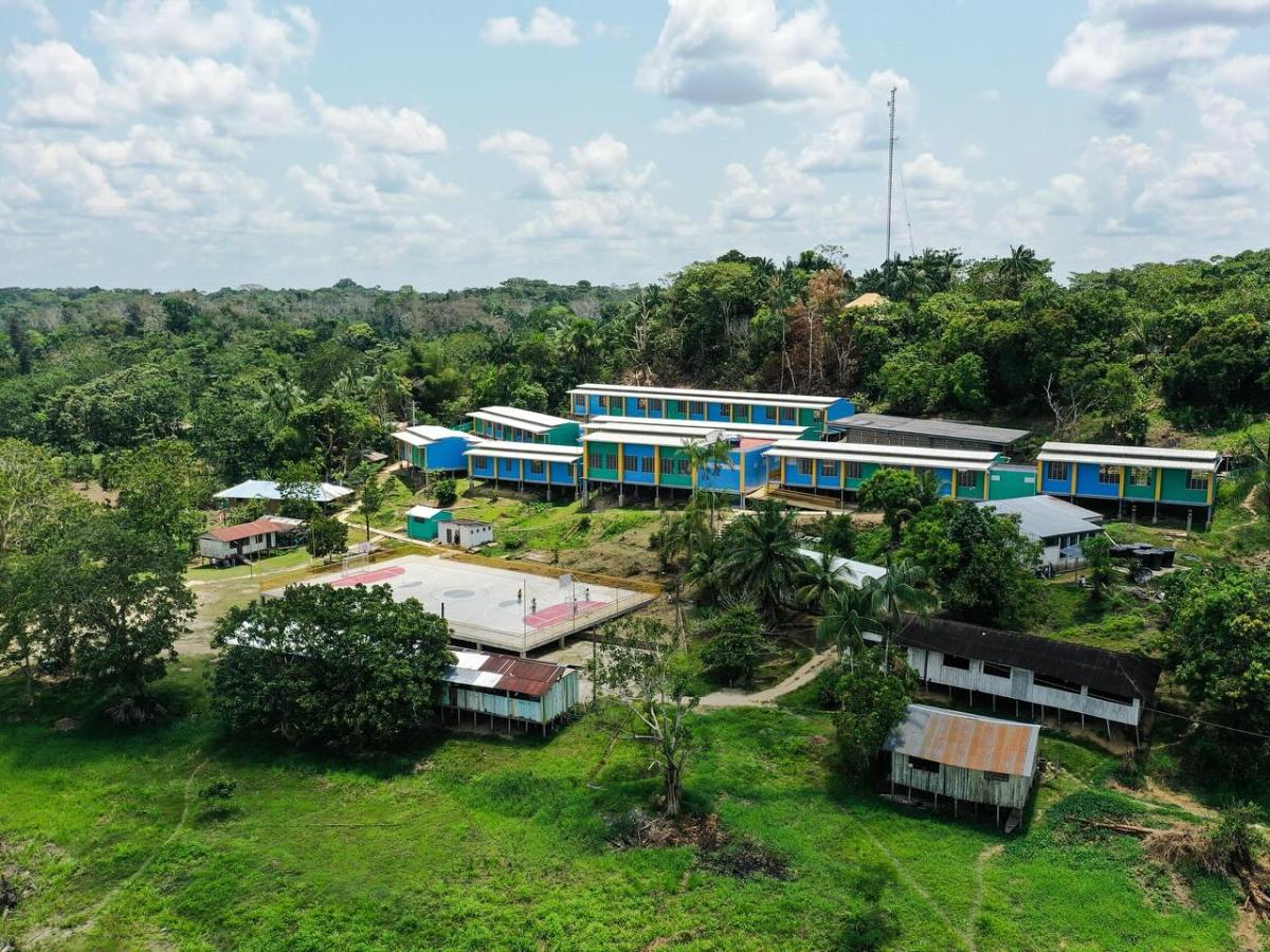 Amazonas: MinEducación entregó colegio que beneficia a resguardos indígenas