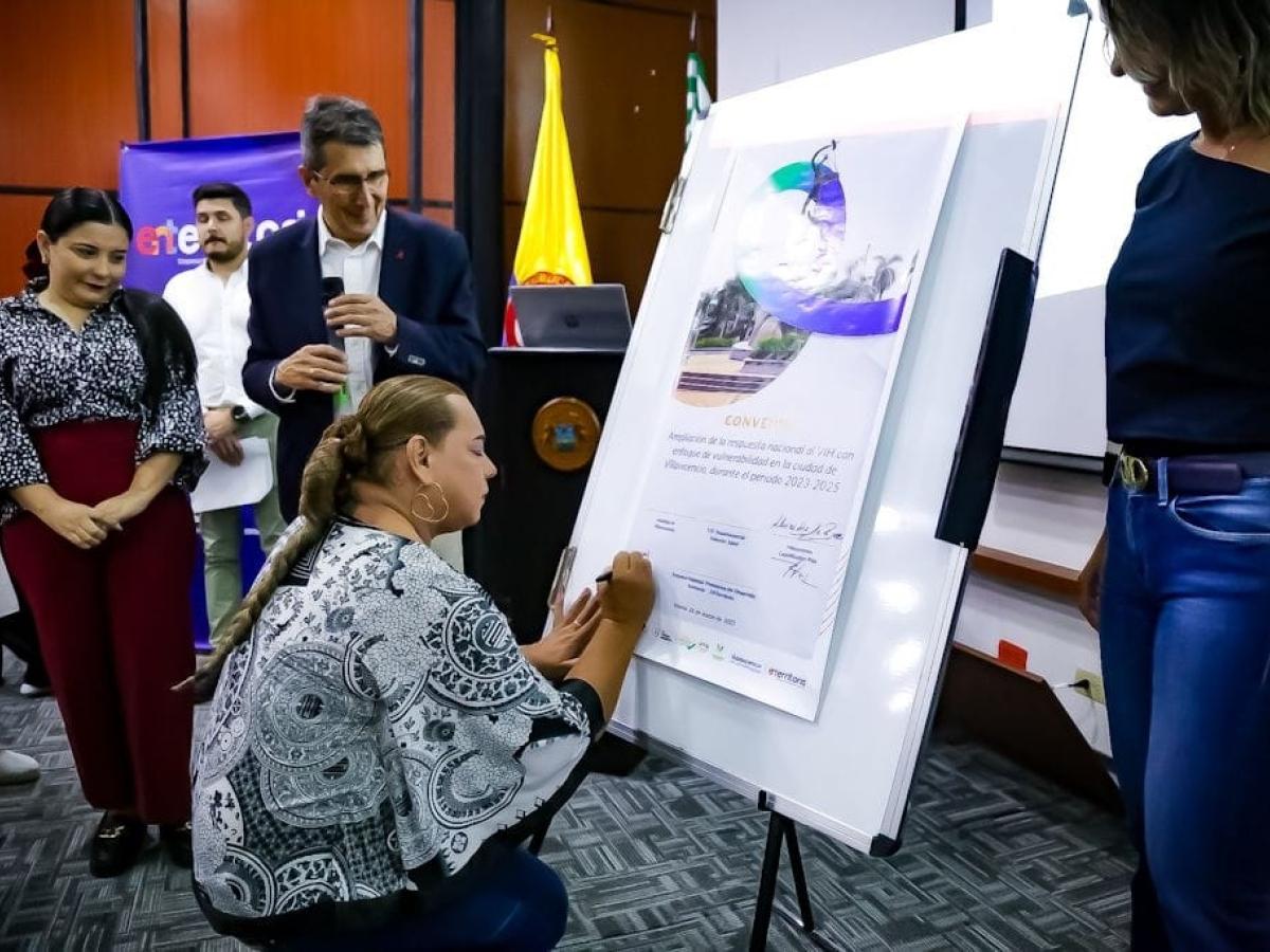 Firman convenio en el Meta para combatir el VIH