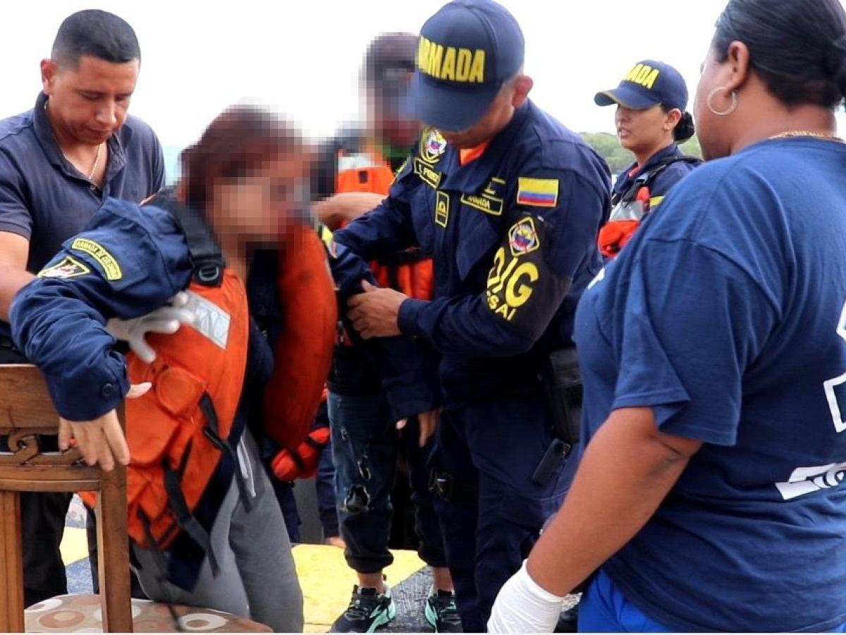 En Aguas de San Andrés continúa la búsqueda de 4 personas desaparecidas tras un naufragio.