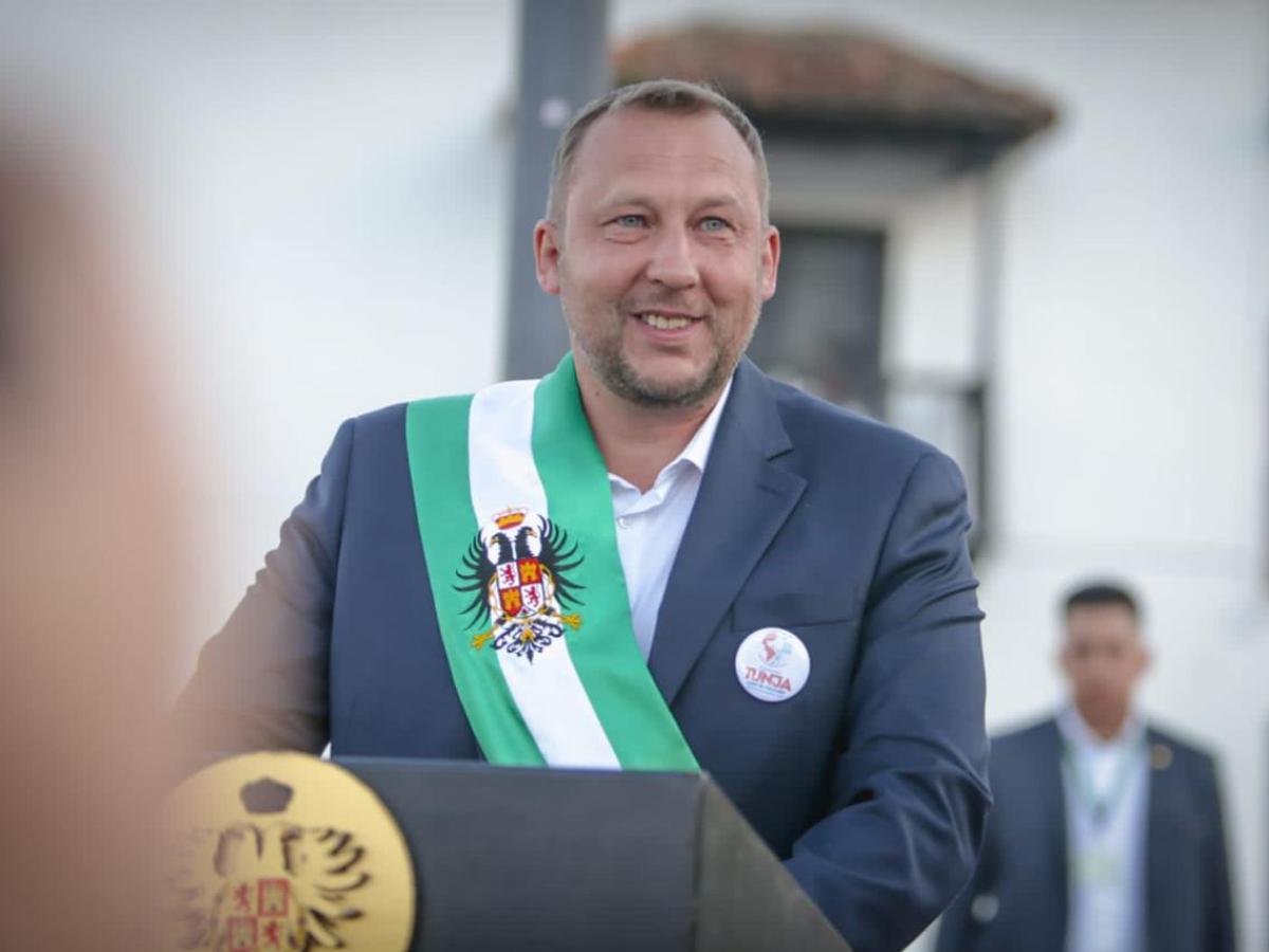 Mikhail  Krasnov Alcalde de Tunja desmiente rumores sobre gestion