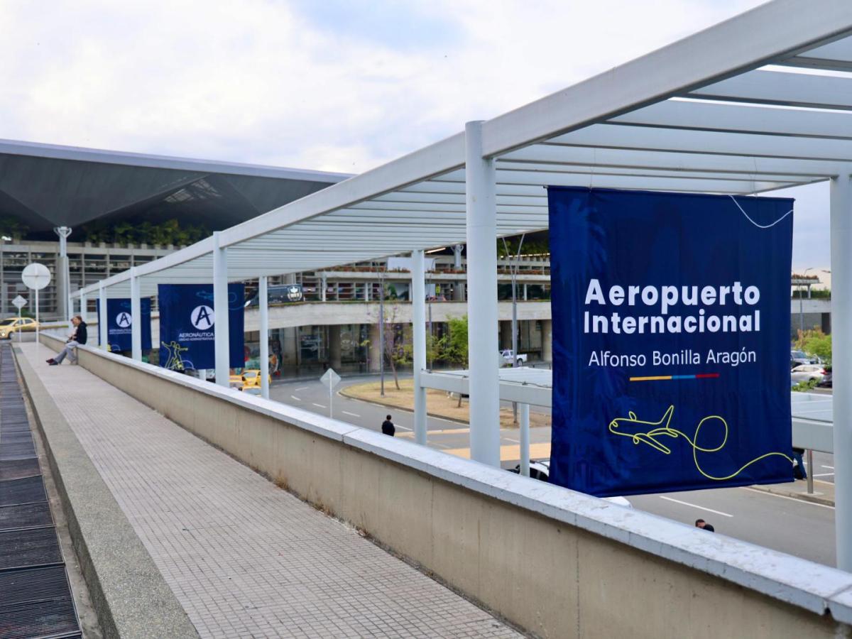 Gobierno asumió operación del aeropuerto de Cali 
