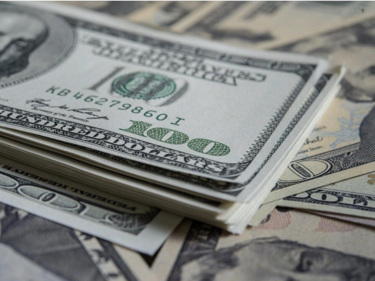 Dólar en Colombia cae por debajo de $3.700: alcanzó el nivel más bajo