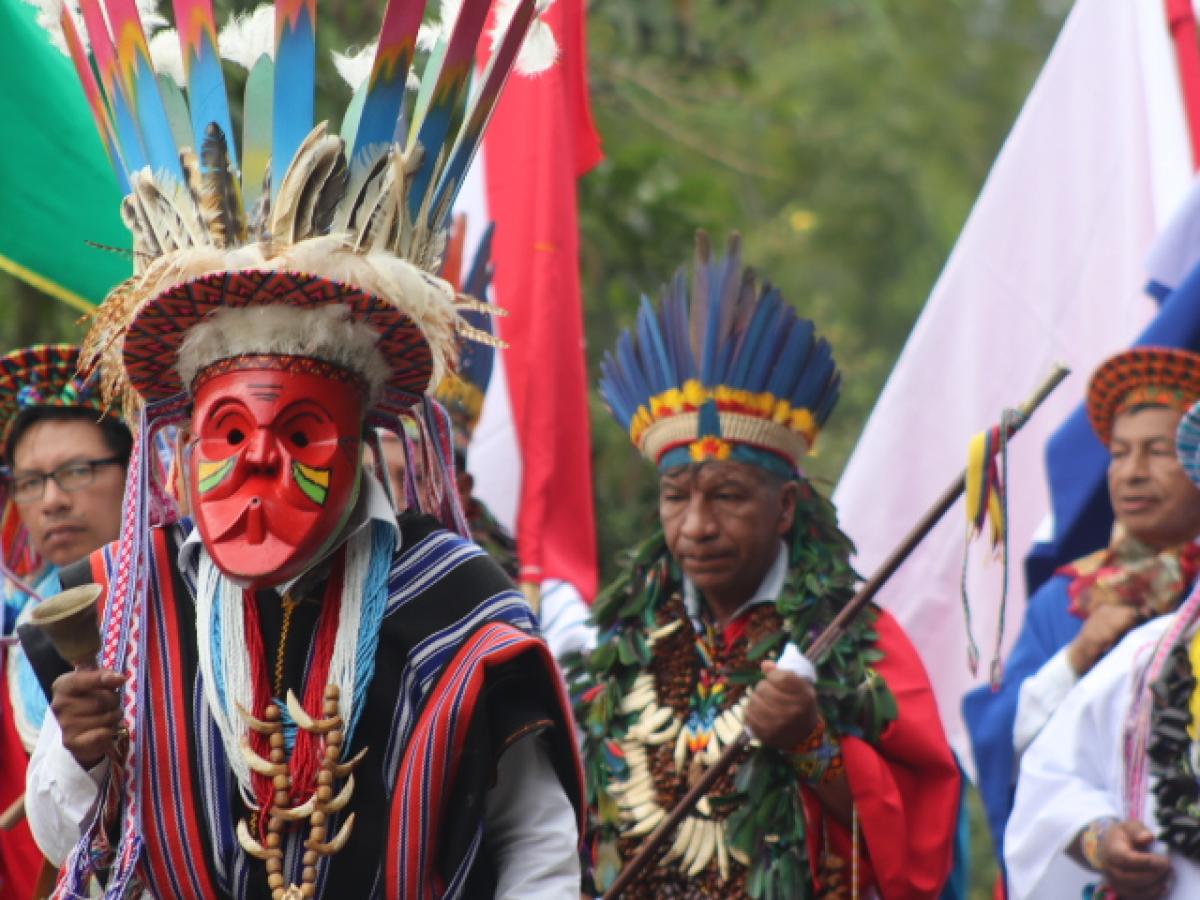 Planes en Bogotá | Artesanías del pueblo Kamëtsá en la biblioteca Virgilio Barco