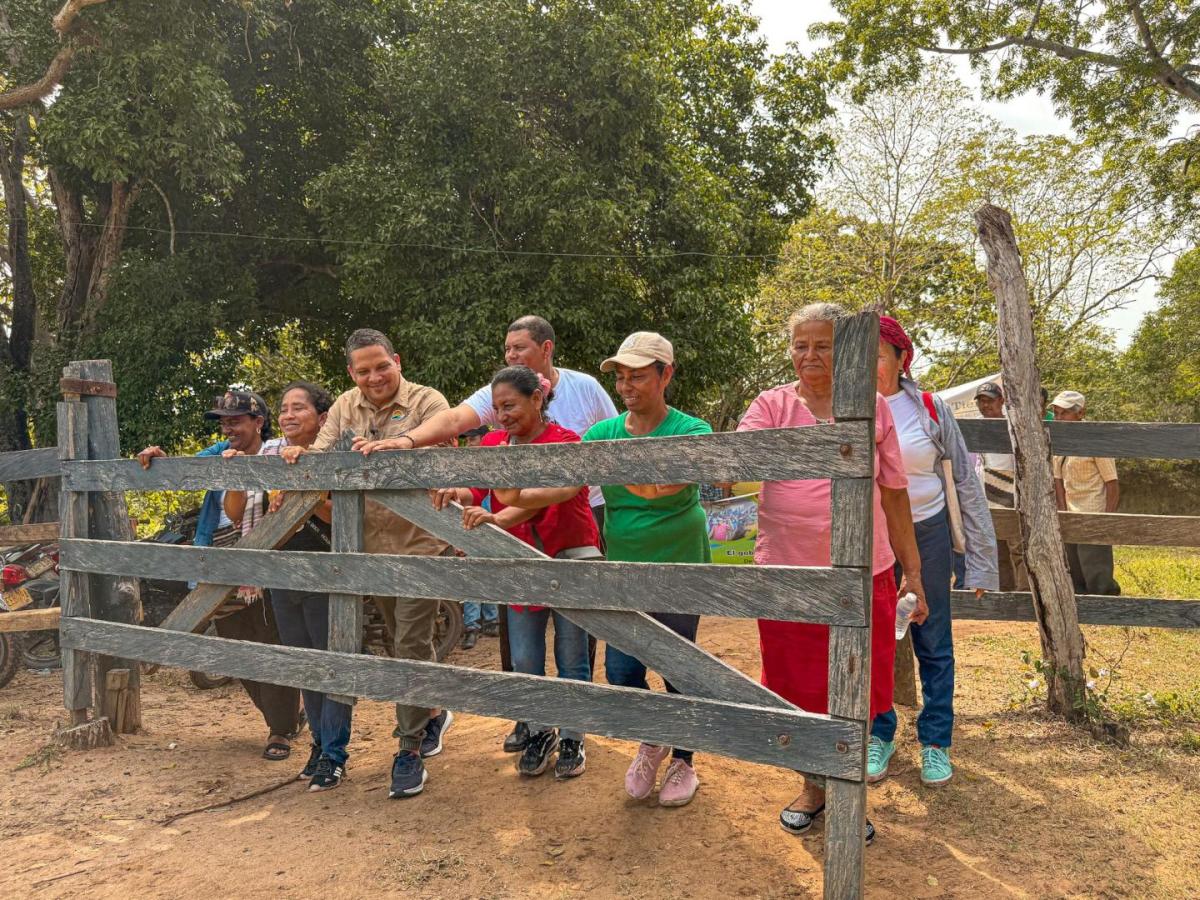 Santa Bárbara de Pinto: Gobierno entrega 498 hectáreas a familias campesinas